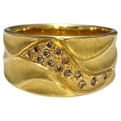 Bague large en or jaune 18 carats avec diamants Brown de K.Kita - Large
