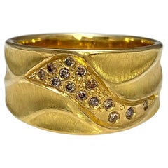 18 Karat Yellow Gold Wide Dune Ring with Brown Diamonds from K.Mita - Small