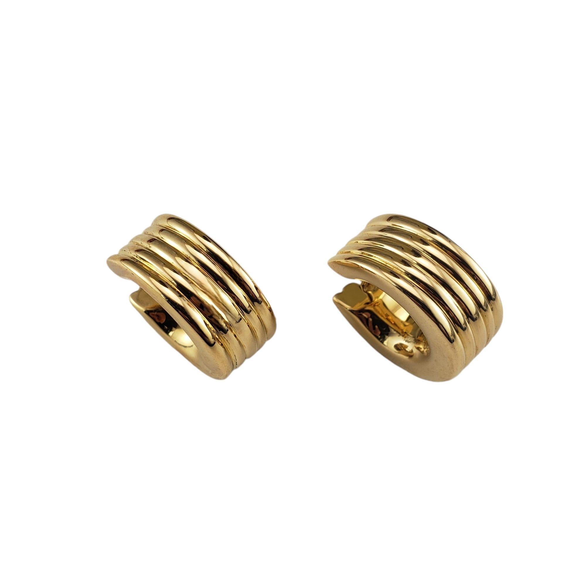 Contemporain Boucles d'oreilles côtelées larges en or jaune 18 carats n°18830 en vente