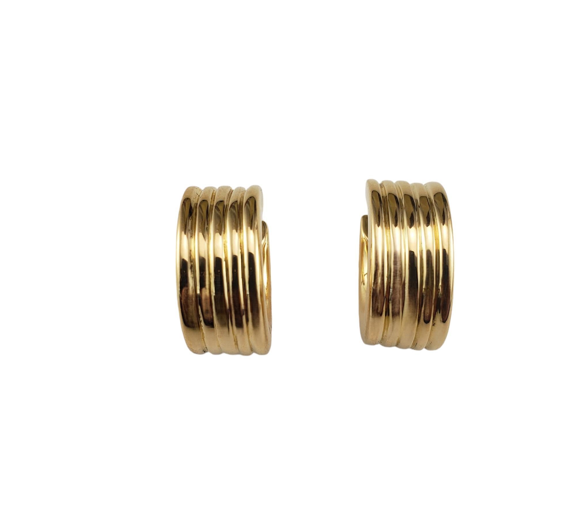 Boucles d'oreilles côtelées larges en or jaune 18 carats n°18830 en vente 4