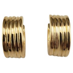 Breite gerippte Ohrringe aus 18 Karat Gelbgold #18830