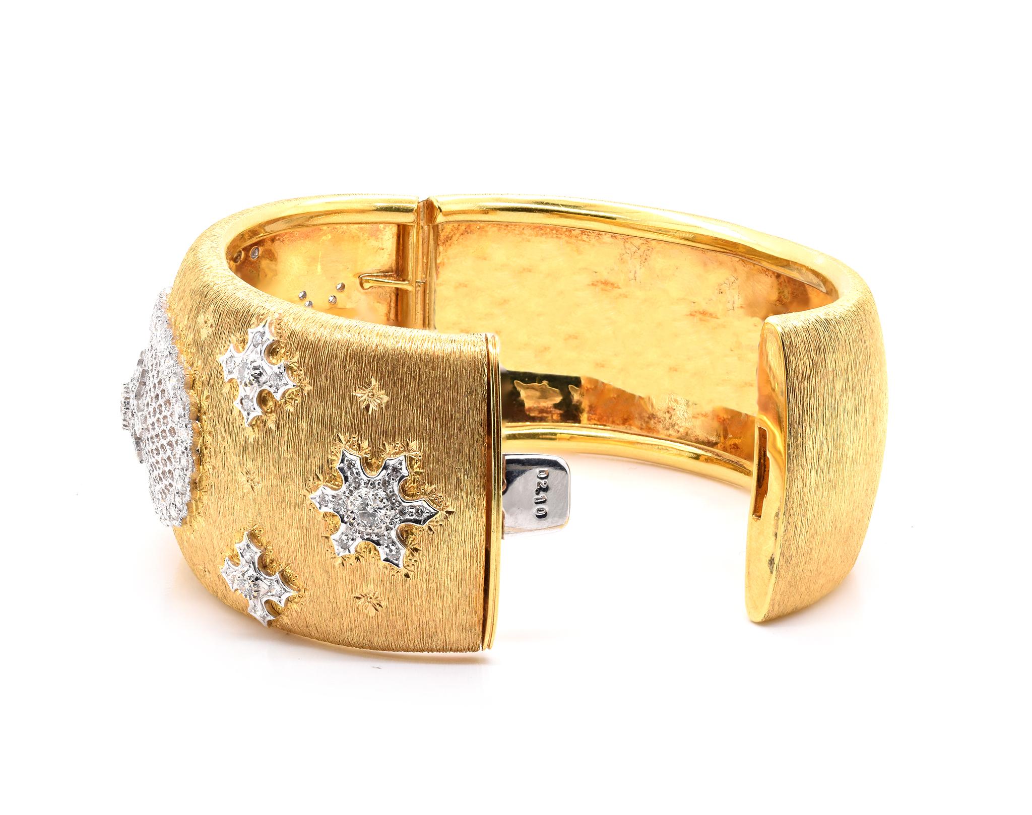 18 Karat Yellow Gold Wide Vintage Diamond Snowflake Cuff Bracelet In Excellent Condition For Sale In Scottsdale, AZ