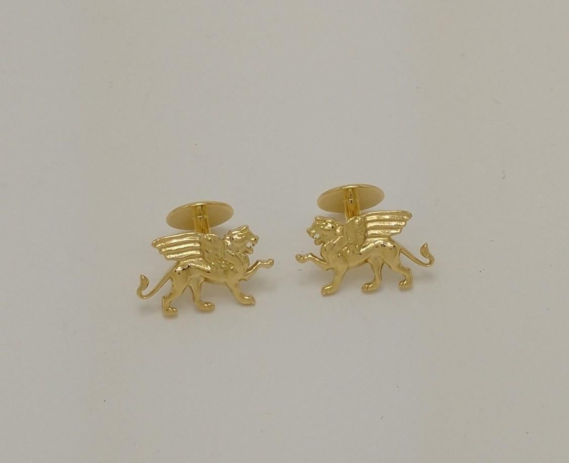 18 Karat Yellow Gold Winged Lion Griffin Cuff links For Sale 3
