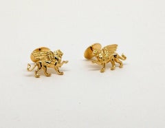 18 Karat Yellow Gold Winged Lion Griffin Cuff links