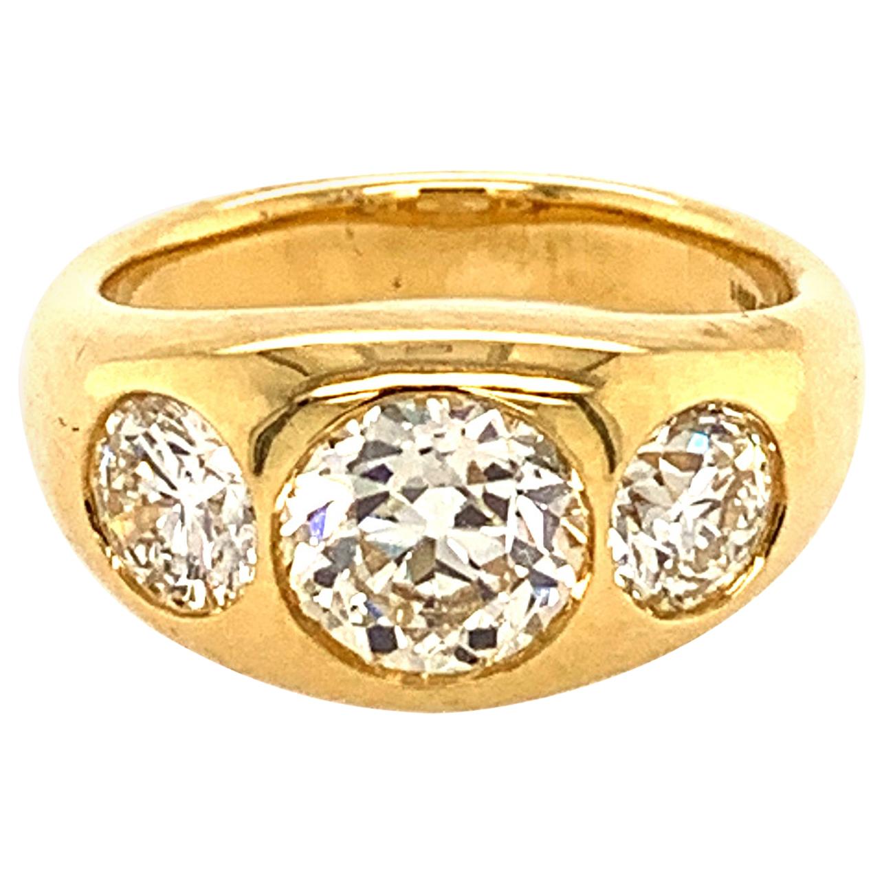 18 Karat Yellow Gold with 1.45 Carat Center Round Diamond Gypsy Ring