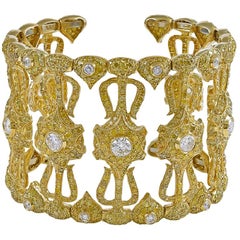 Bracelet jonc Sophia en or jaune avec diamants de 32.45 carats