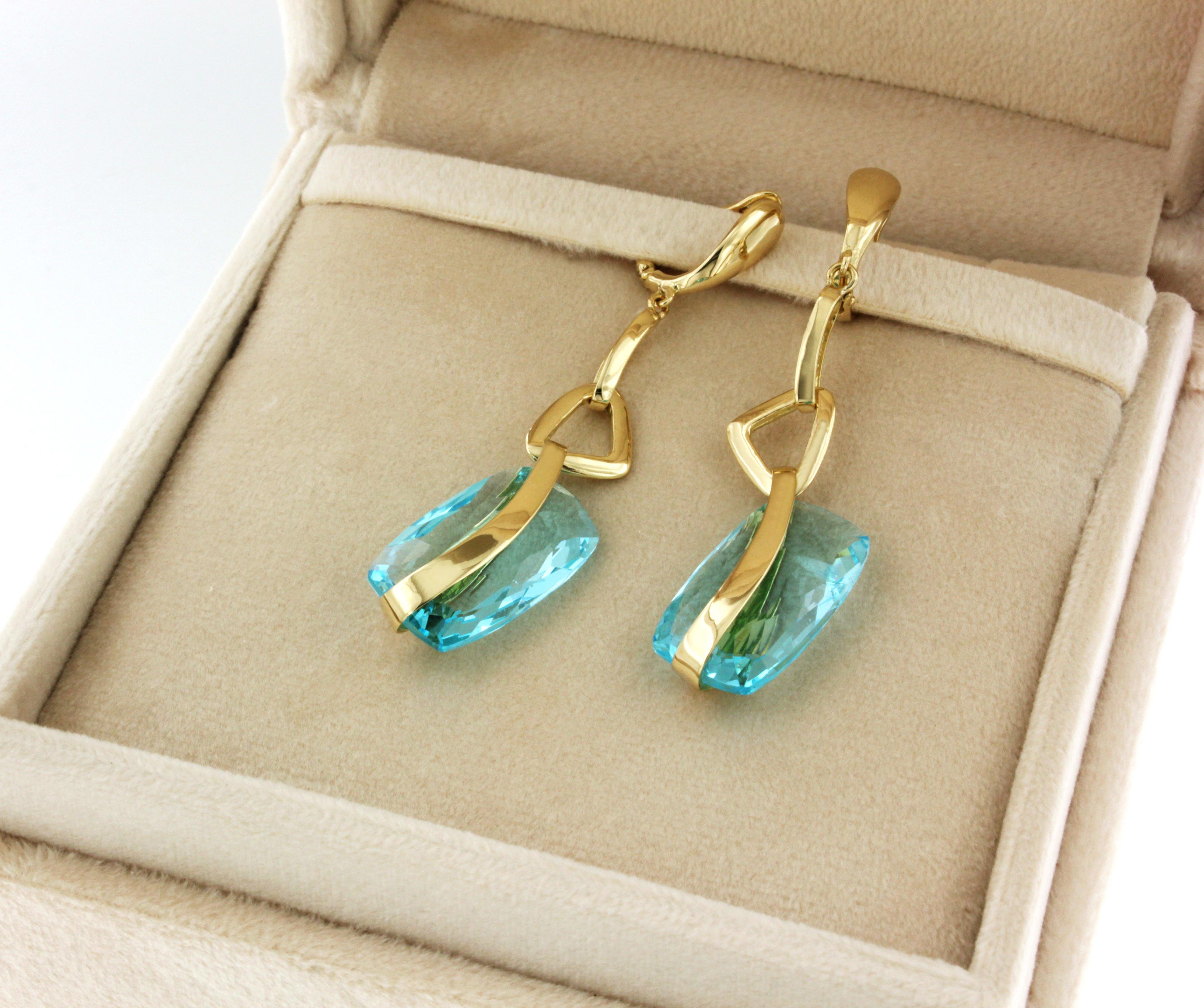 Square Cut 18 Karat Yellow Gold with Blue Topaz Earrings