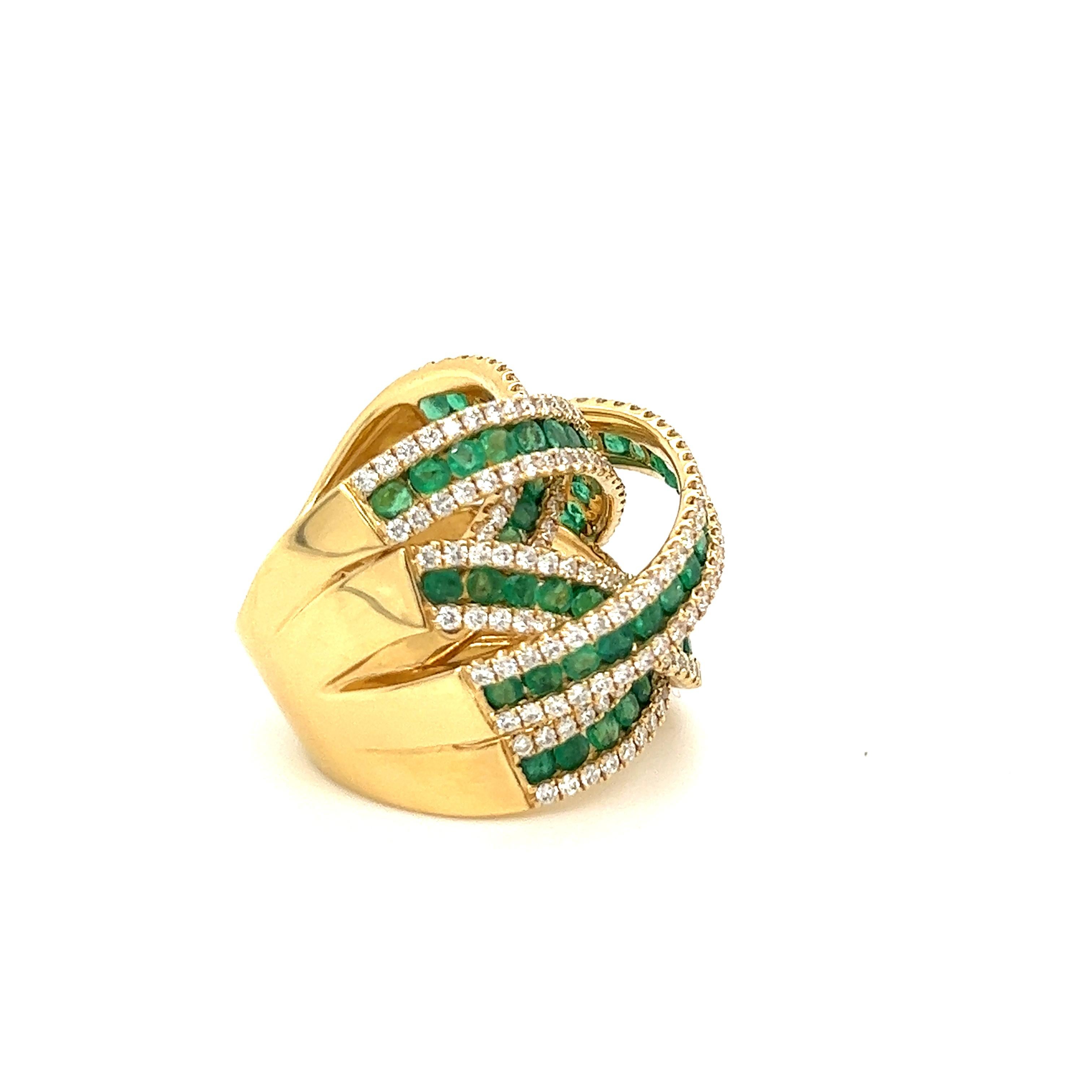 18 Karat Yellow Gold with Diamonds and Emeralds De Grisogono Inspired Style Ring For Sale 3