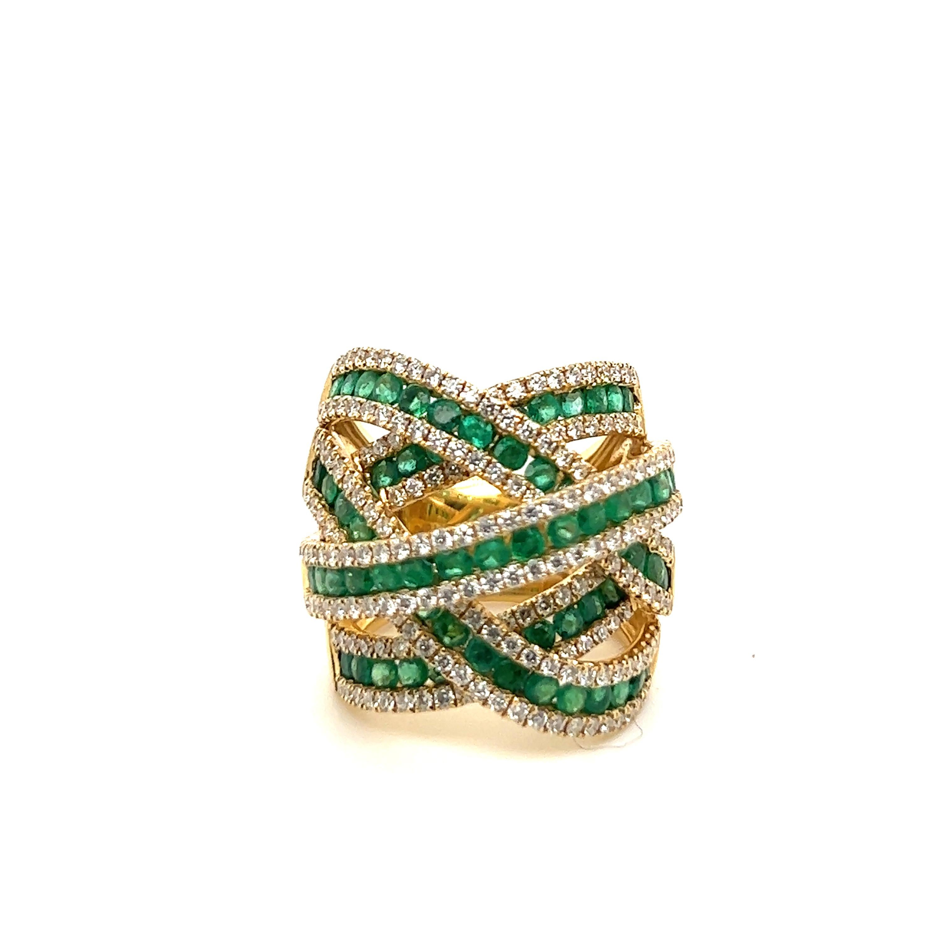 18 Karat Yellow Gold with Diamonds and Emeralds De Grisogono Inspired Style Ring For Sale 4