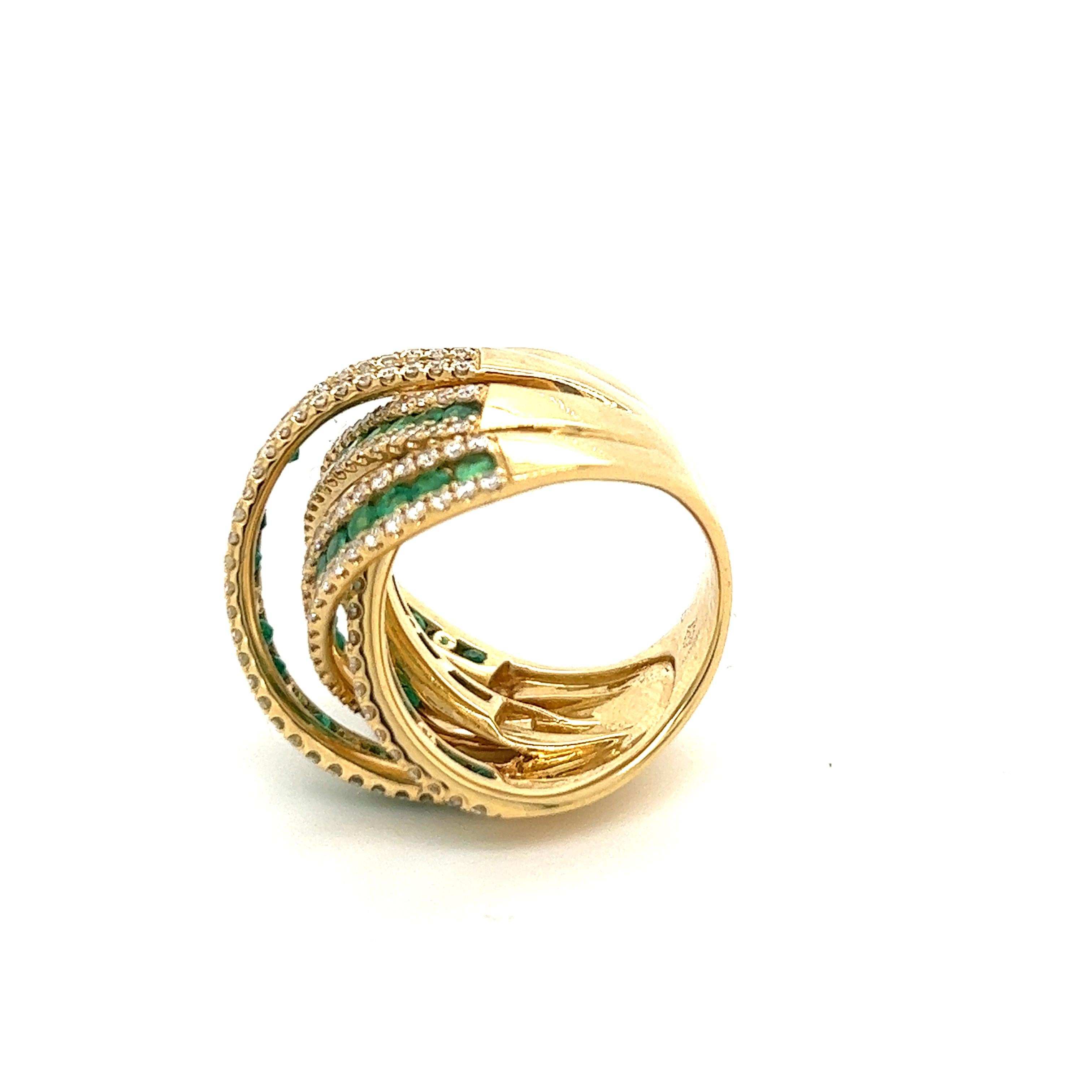 18 Karat Yellow Gold with Diamonds and Emeralds De Grisogono Inspired Style Ring In New Condition For Sale In Hong Kong, HK