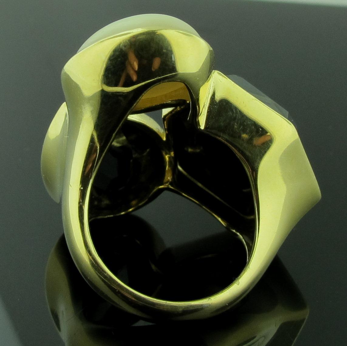 Women's or Men's 18 Karat Yellow Gold with Mother of Pearl and Onyx 