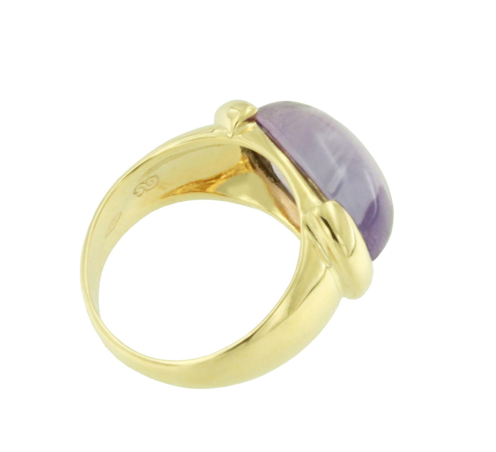 Oval Cut 18 Karat Yellow Gold With Natural Light Amethyst Modern Cocktail Ring For Sale