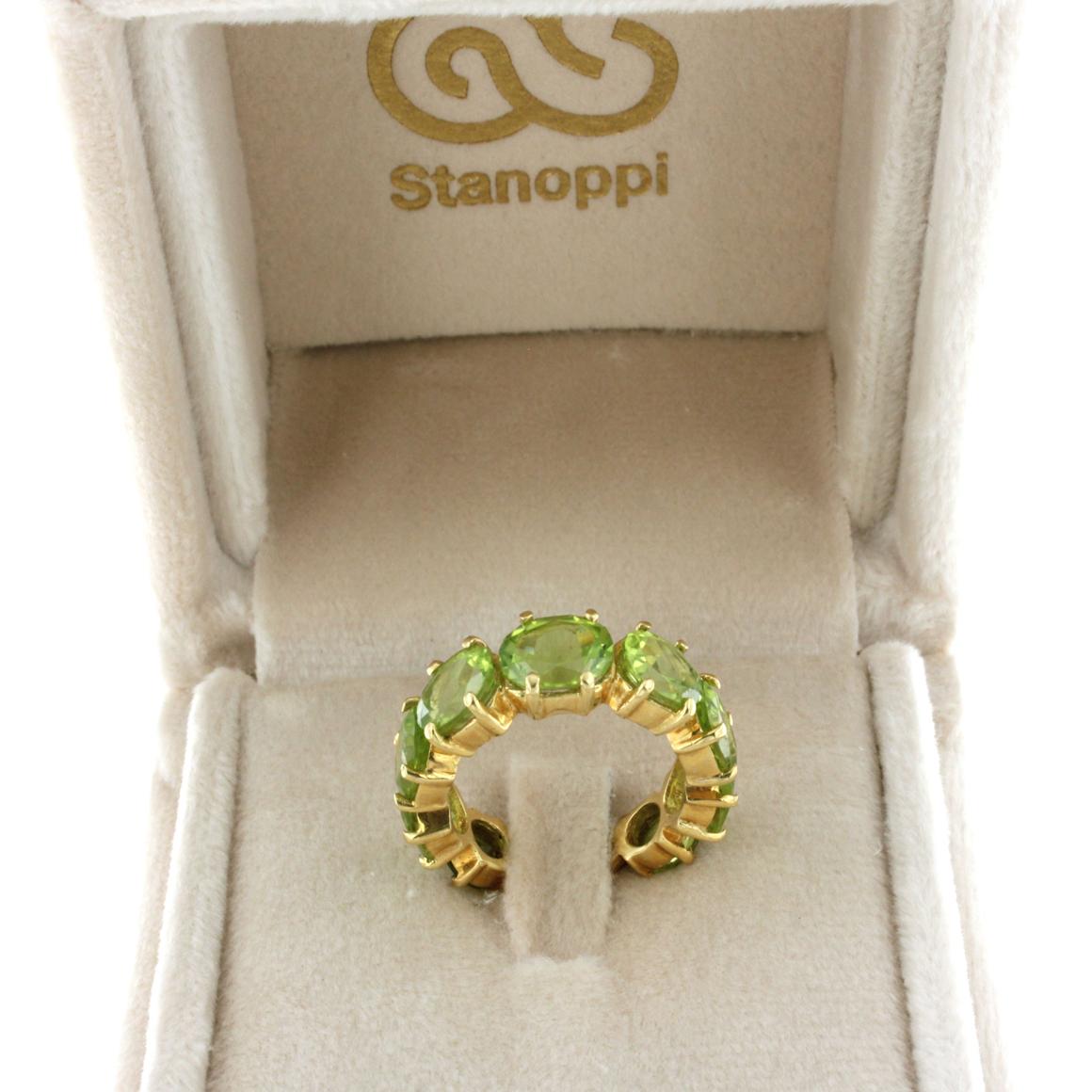 Women's or Men's 18 Karat Yellow Gold with Peridot Ring For Sale