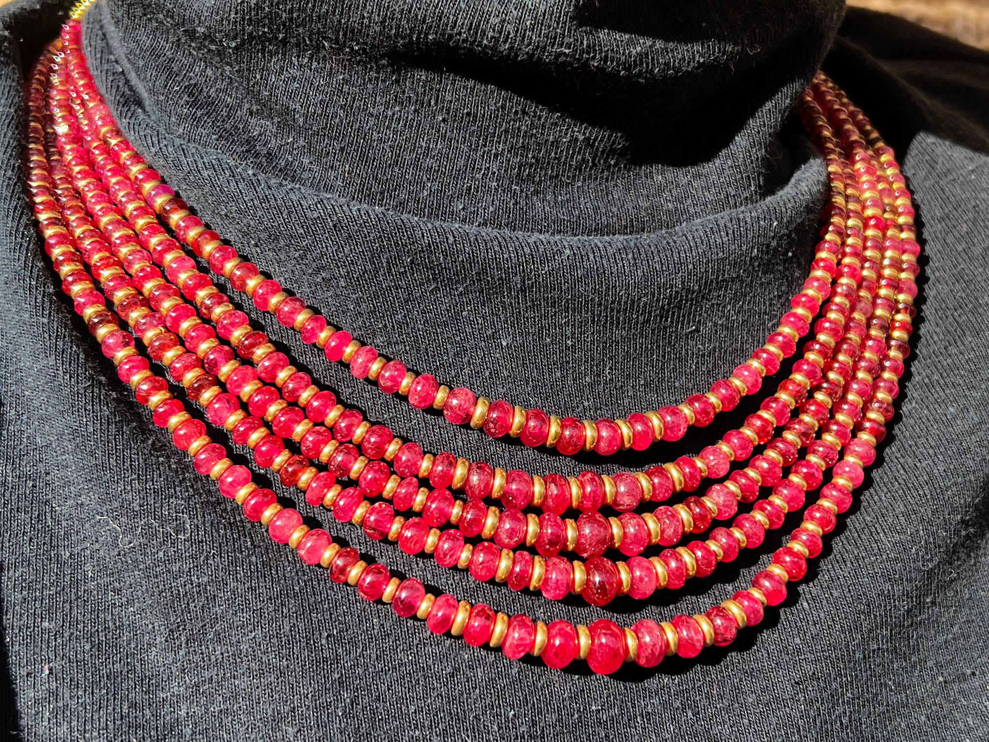 18 Karat Yellow Gold with Red Spinel Modern Necklace In New Condition In GALLARATE, IT