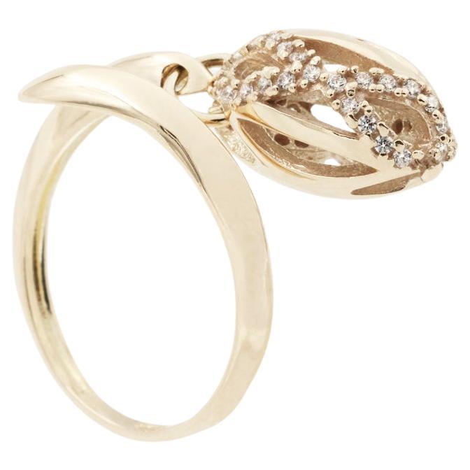 18 Karat Yellow Gold with White Diamond Modern Amazing Ring For Sale