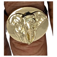 18 Karat Yellow Gold Women's Elephant 2 Tusks Signet Ring