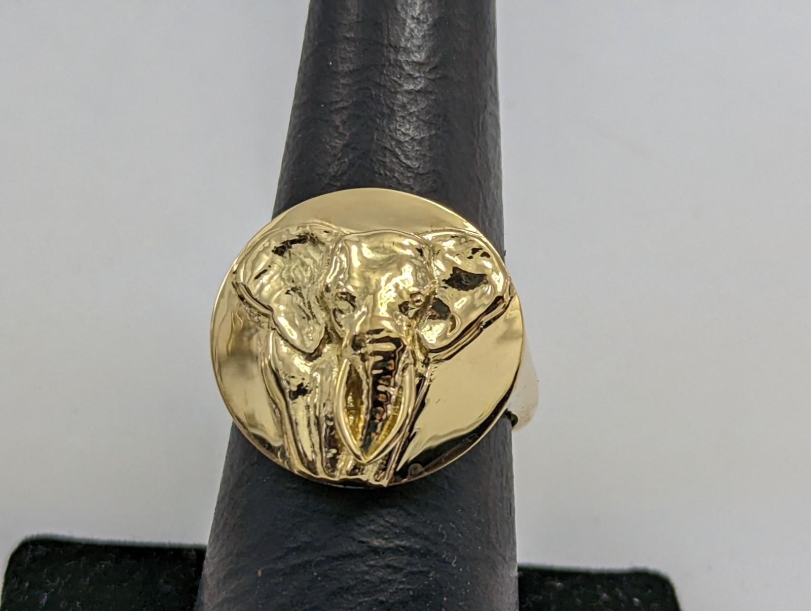 For Sale:  18 Karat Yellow Gold Women's Elephant 2 Tusks Signet Ring 4