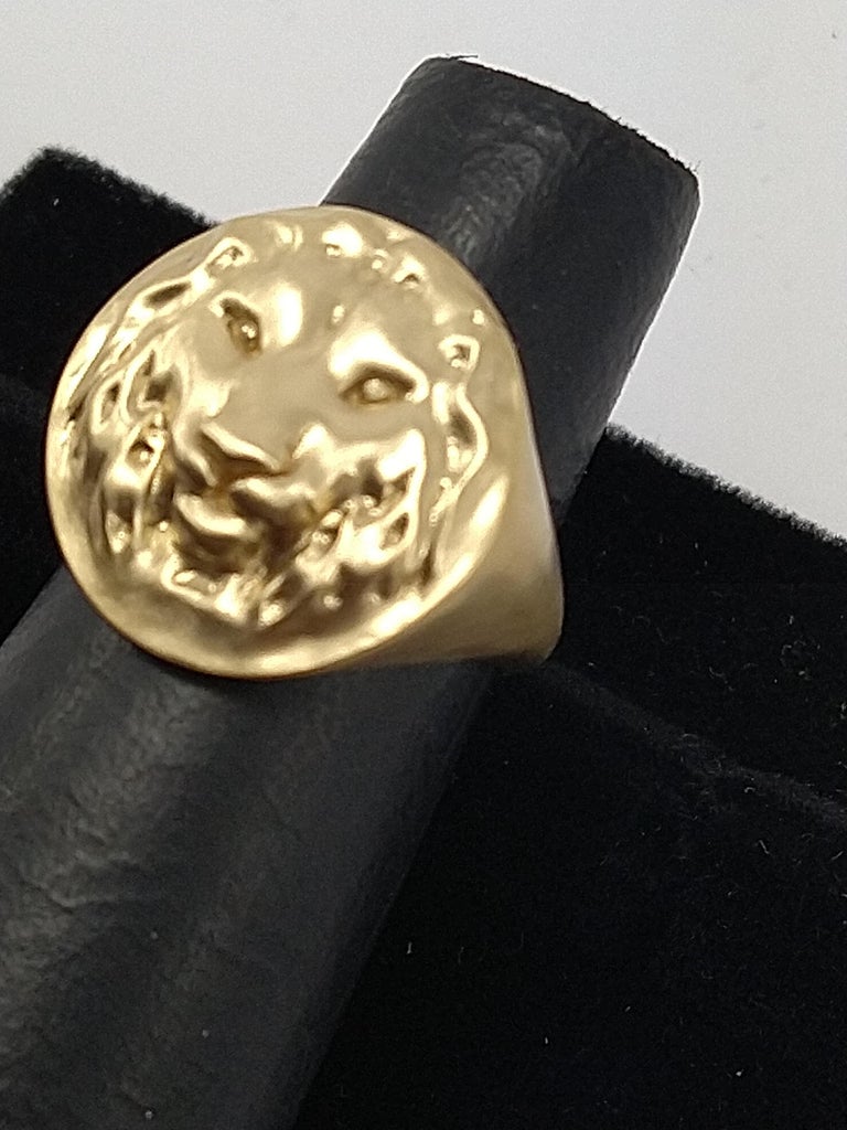 Customizable 18 Karat Yellow Gold Womens Leo Lion Ring For Sale at 1stDibs