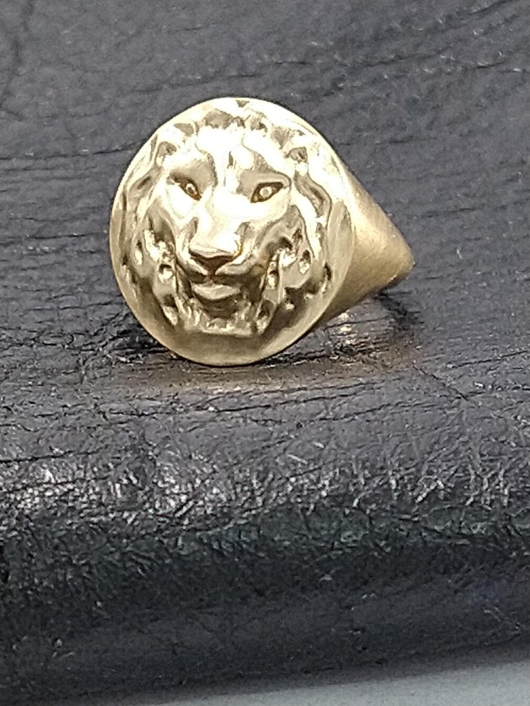 Customizable 18 Karat Yellow Gold Womens Leo Lion Ring For Sale at 1stDibs