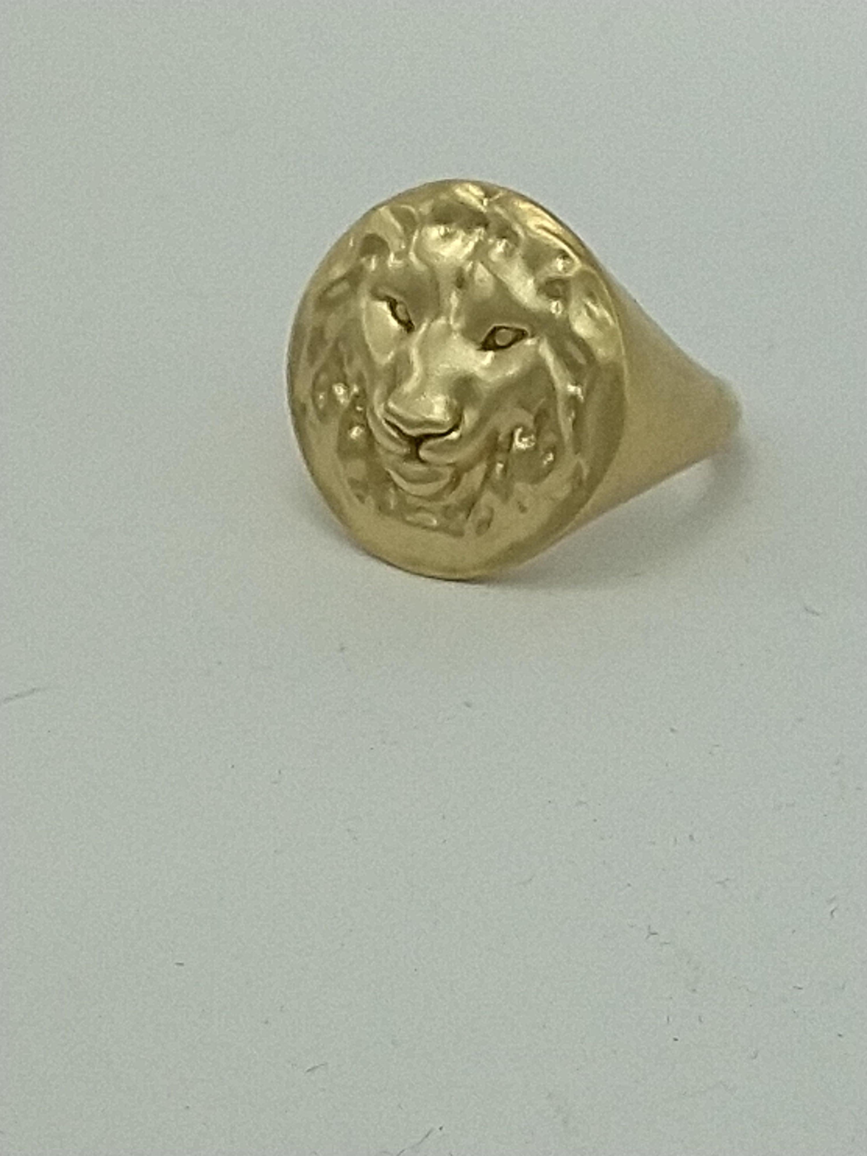 For Sale:  18 Karat Yellow Gold Womens Leo Lion Ring  7