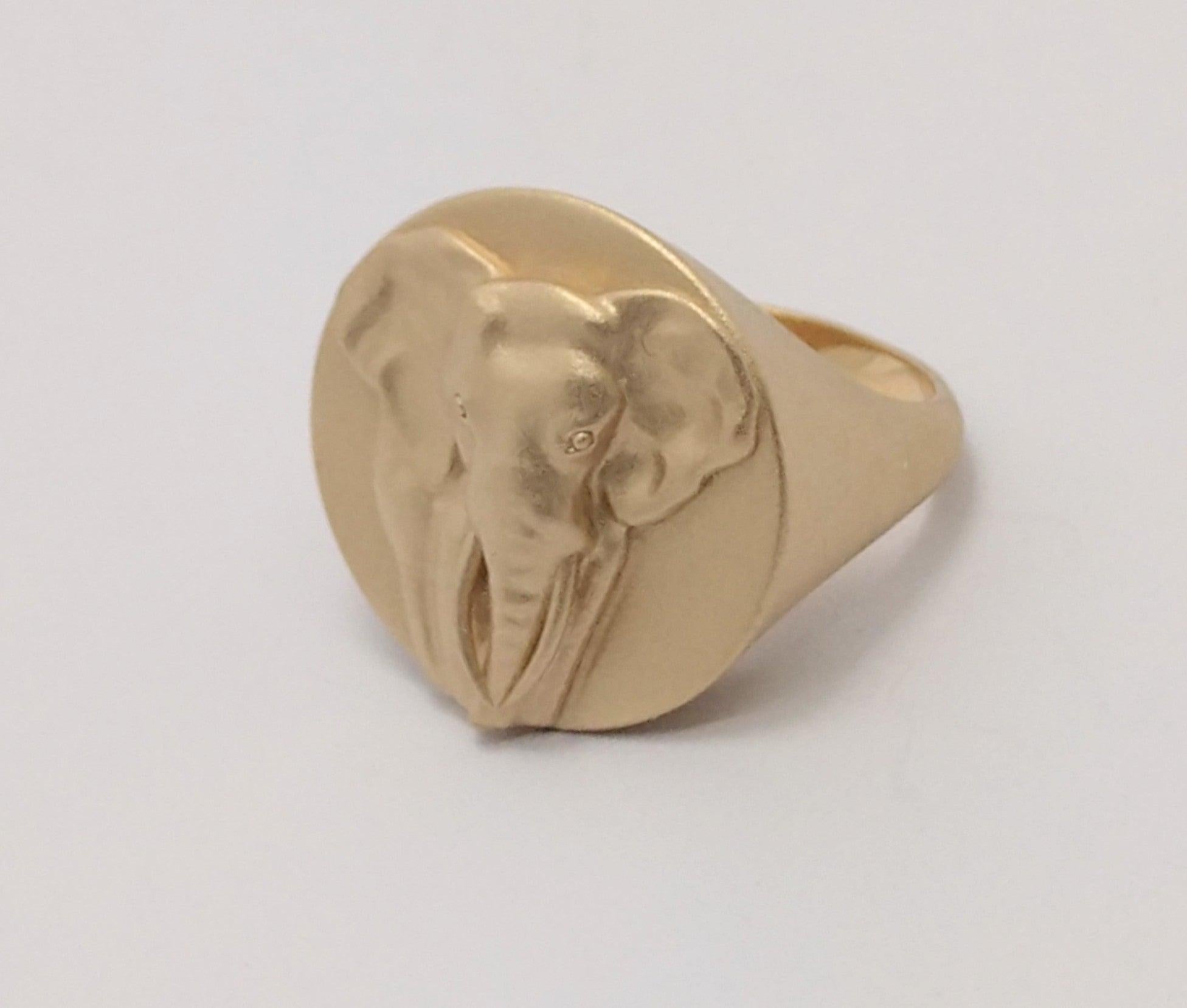 For Sale:  18 Karat Yellow Gold Women's Elephant 2 Tusks Signet Ring 3
