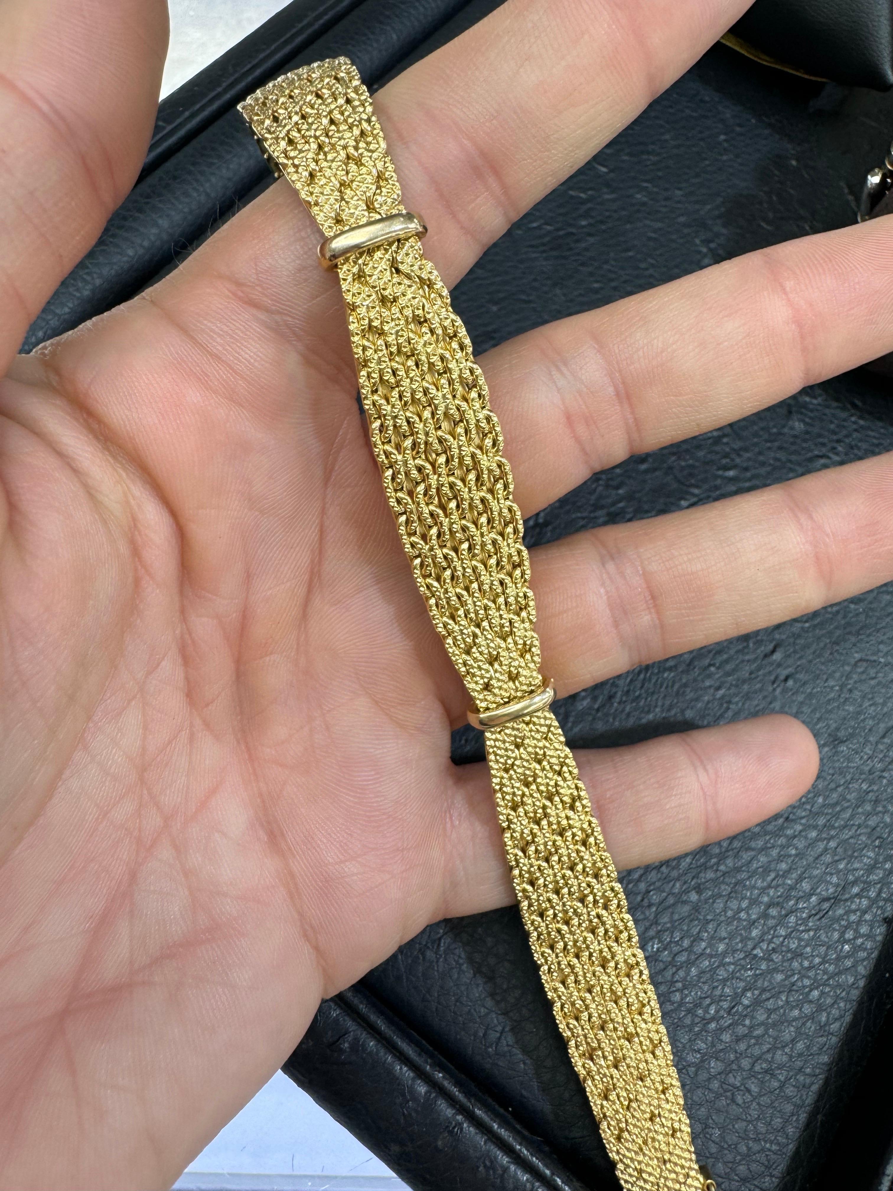 18 Karat Yellow Gold Woven Motif Bar Bracelet 20.8 Grams 7.5 Inches  In Excellent Condition For Sale In New York, NY