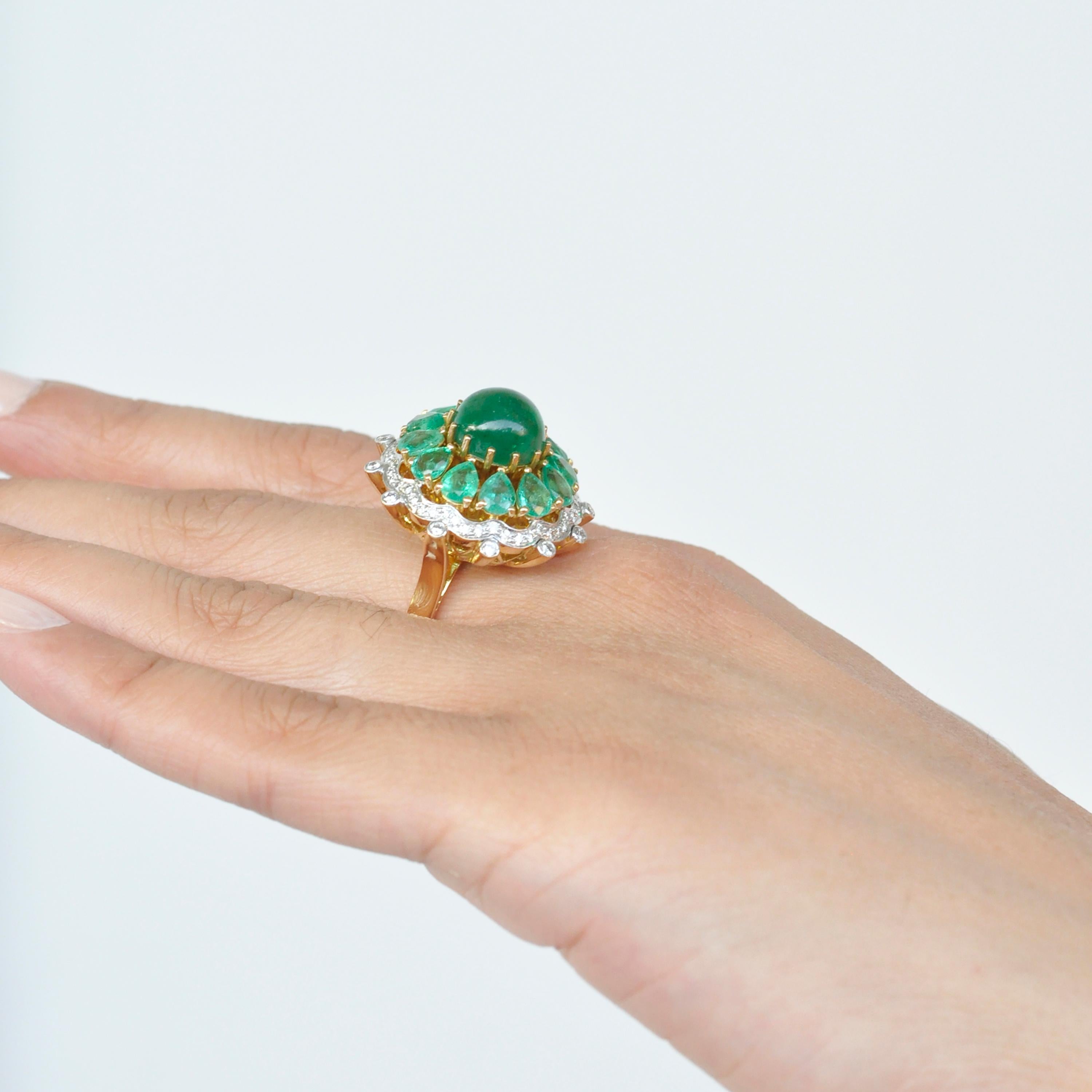 18 Karat Yellow Gold Zambian Emerald Cabochon Diamond Dome Cocktail Ring In New Condition In Jaipur, Rajasthan