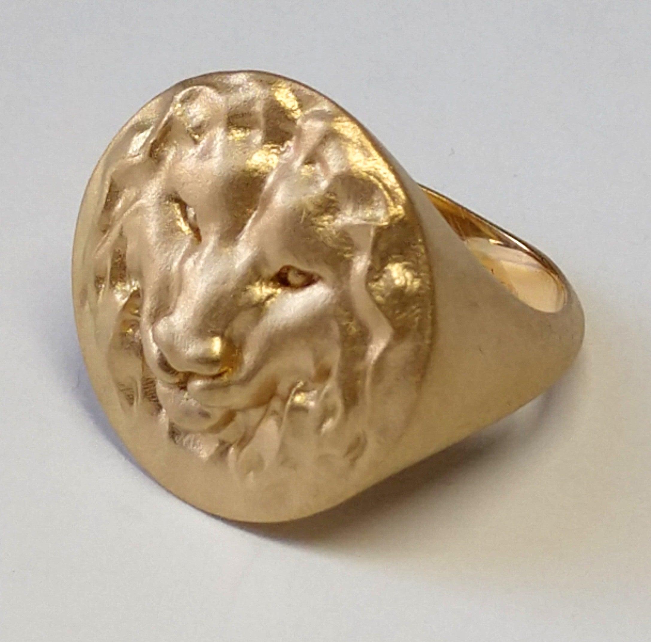 For Sale:  18 Karat Yellow Solid Gold Leo Lion Head Signet Ring 2