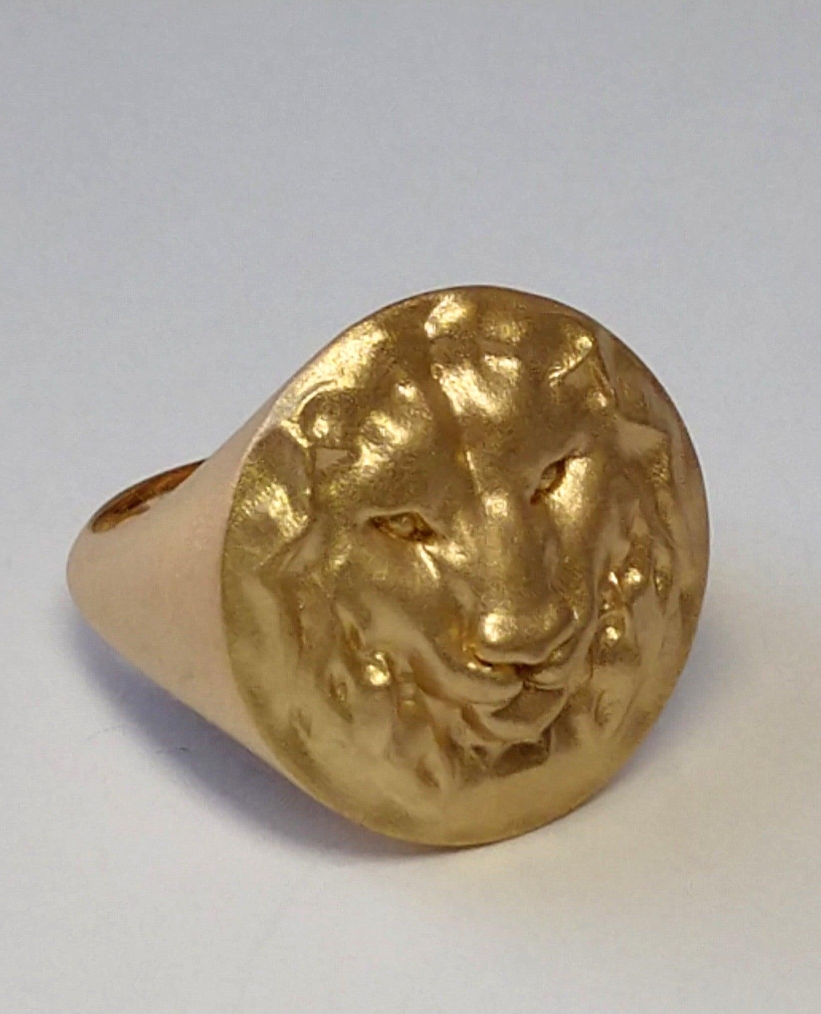 For Sale:  18 Karat Yellow Solid Gold Leo Lion Head Signet Ring 4