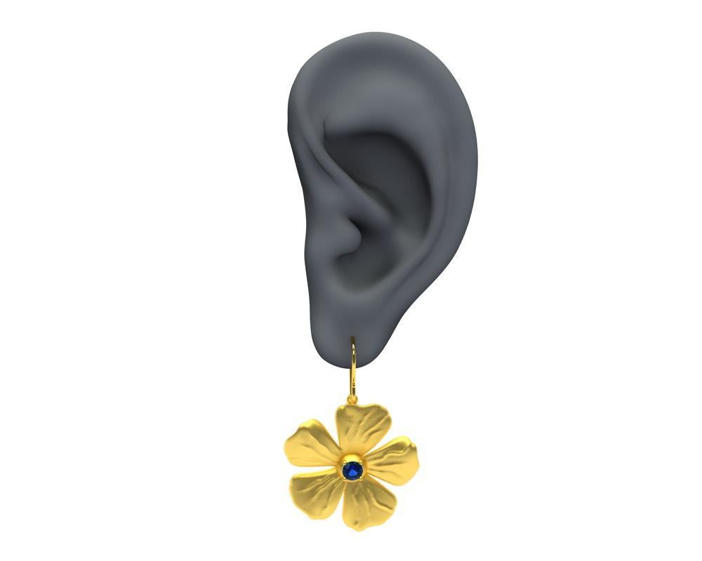 18 Karat Yellow Vermeil and Sapphires Periwinkle Flower Earrings In New Condition For Sale In New York, NY