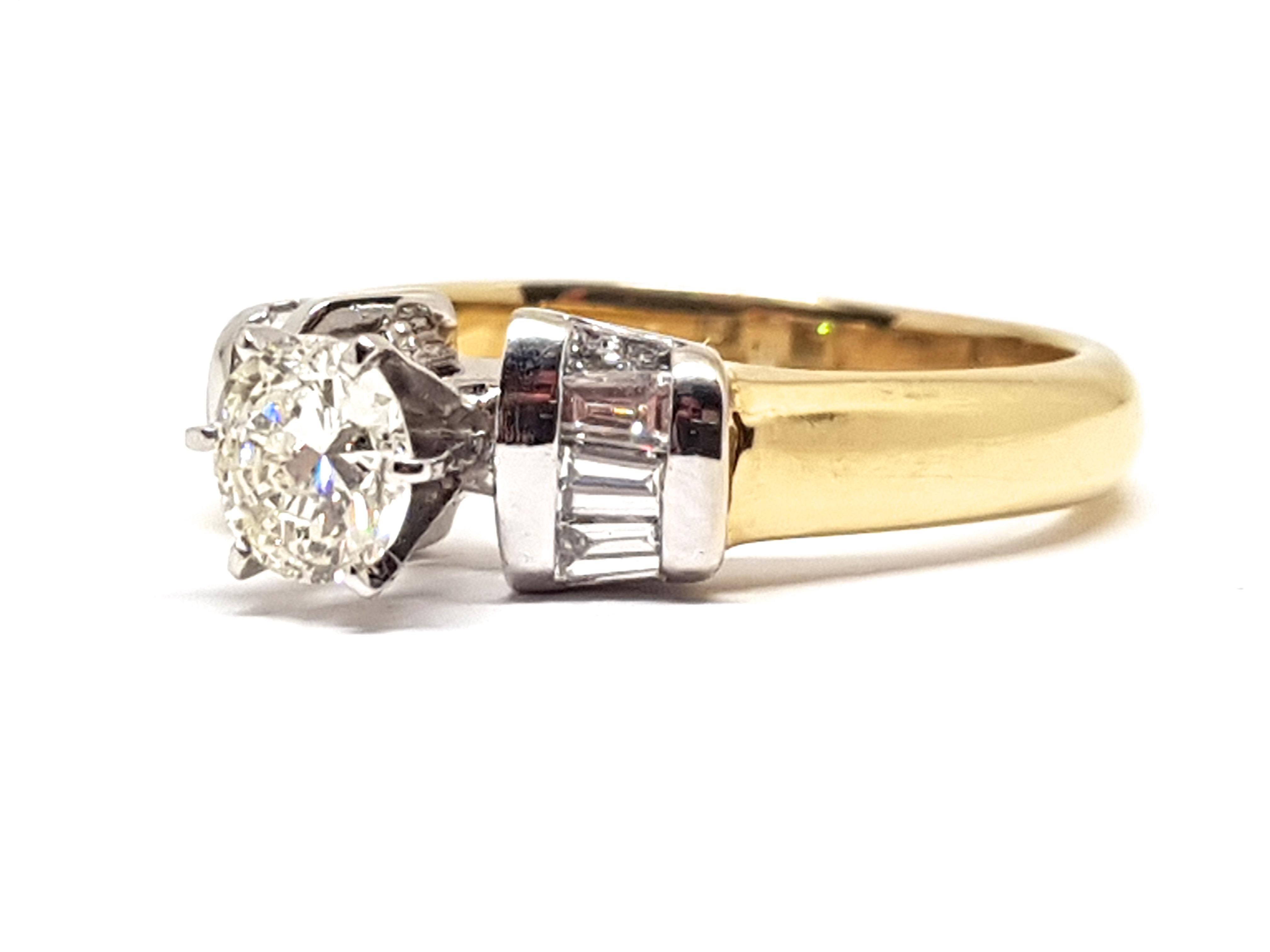 Round Cut 18 Karat Yellow White Gold Diamond Engagement Bridal Baguette Ring 1.10 Carat For Sale