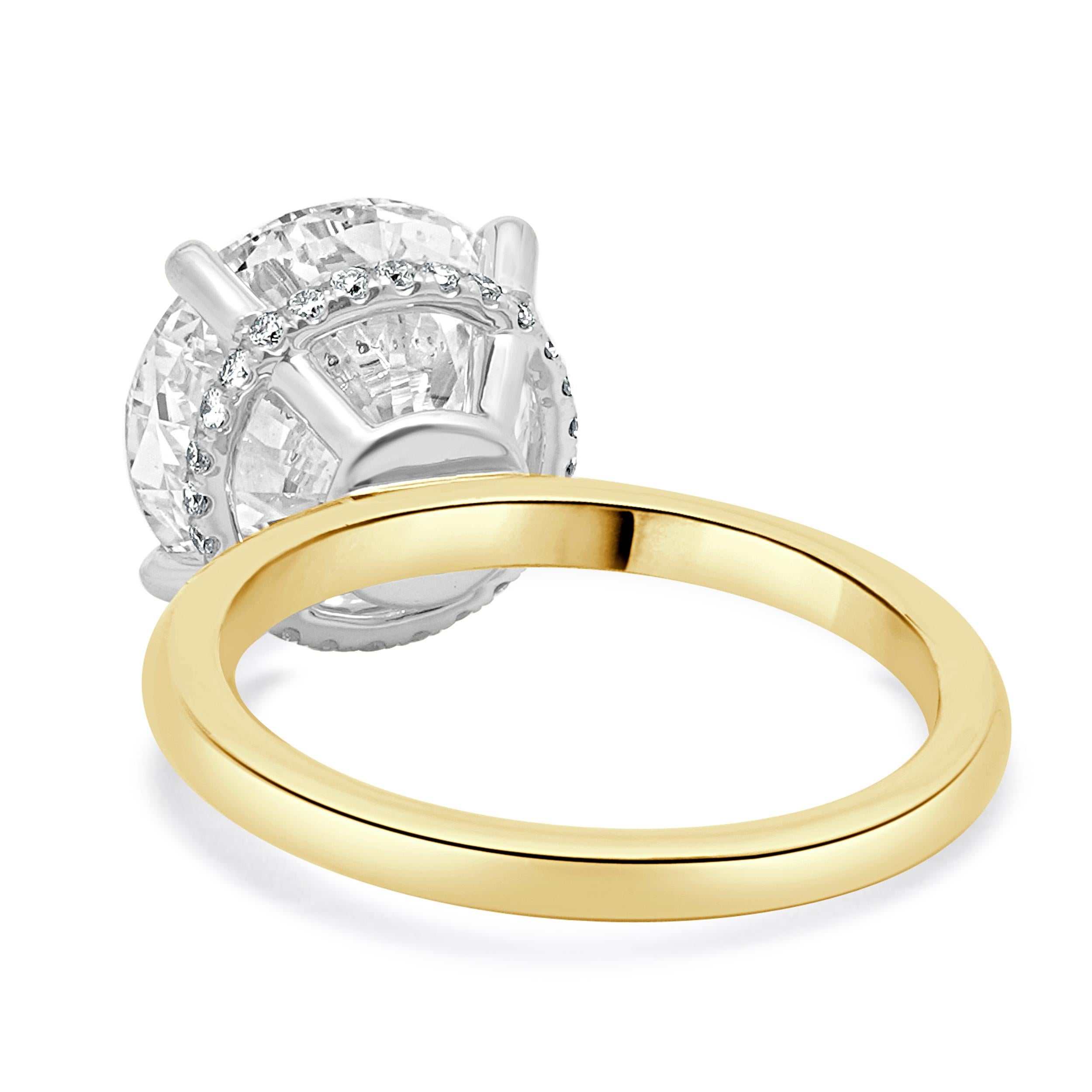 Taille ronde Bague de fiançailles en or jaune et blanc 18 carats avec diamant en vente