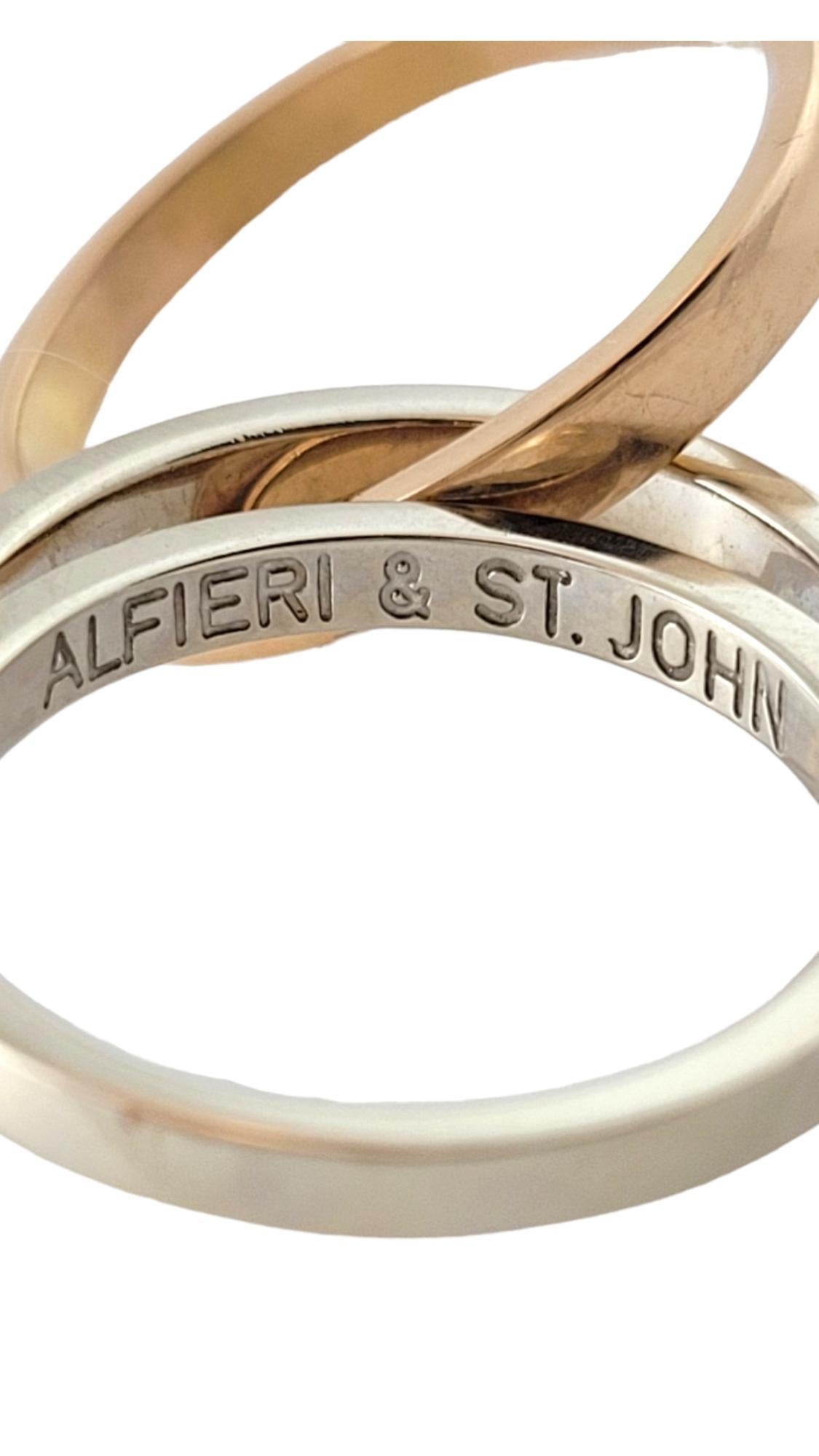 18 Karat Yellow & White Gold Diamond Rolling Ring Size 7 #17701 In Good Condition For Sale In Washington Depot, CT