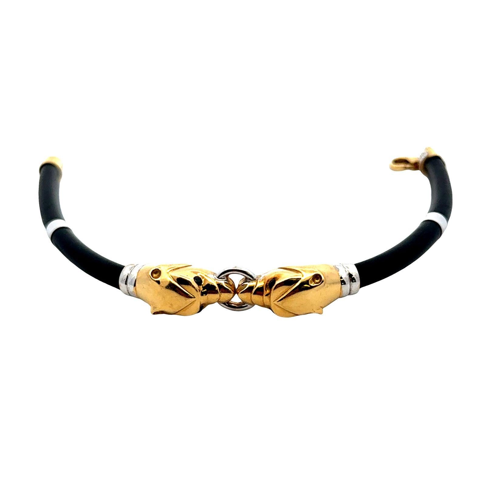 Moderne Bracelet en or jaune et blanc 18 carats avec panthère à double tête et cordon en caoutchouc noir en vente