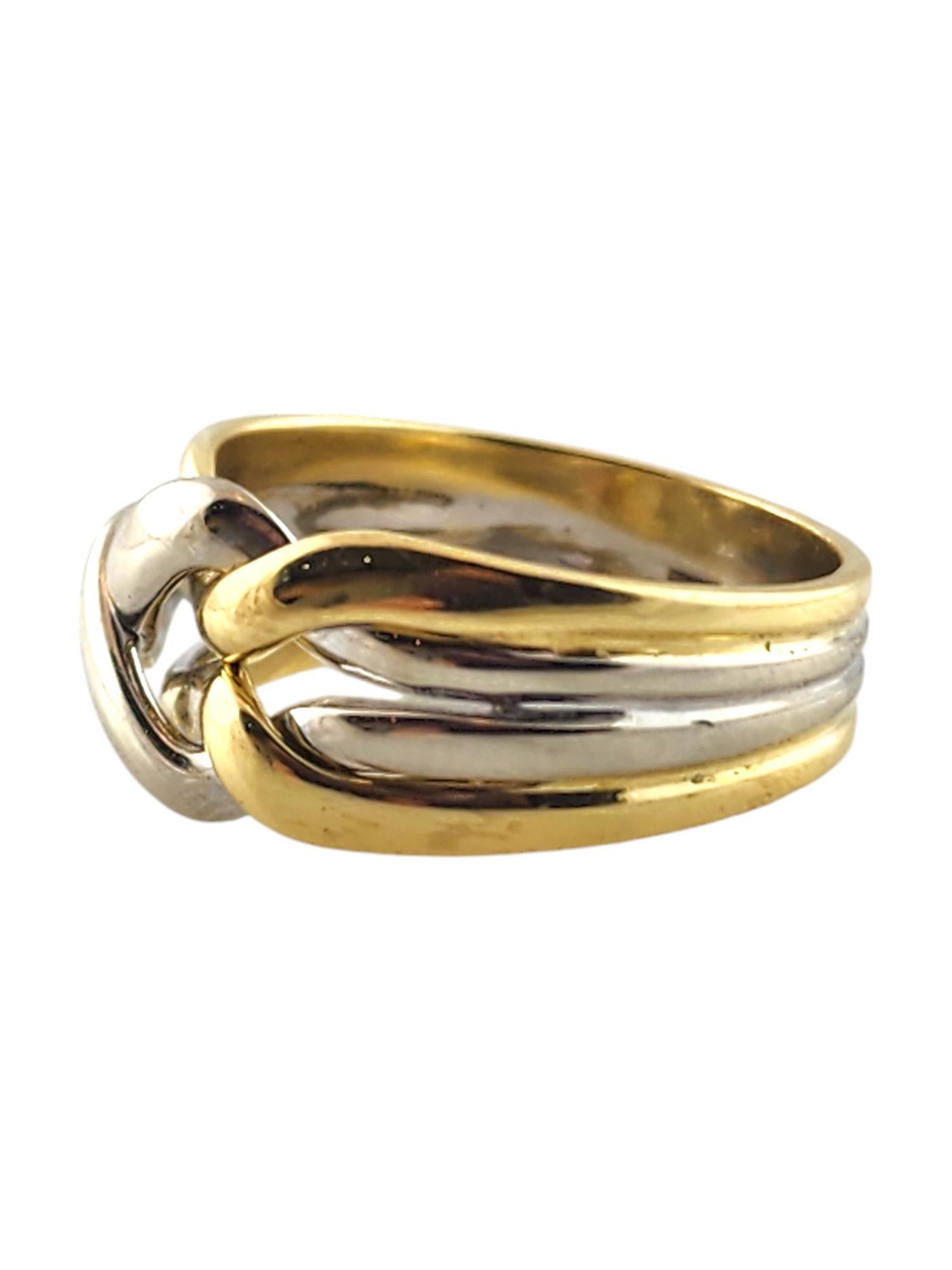 Anello a nodo intrecciato in oro giallo e bianco 18 carati, misura 6,5

Questo splendido anello è stato meticolosamente realizzato in oro bianco e giallo 18 carati con uno splendido motivo a treccia!

Misura anello: 6.5
Gambo: 4,95 mm

Peso: 3,7