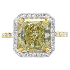18 Karat Yellow 
White Gold Radiant Cut Diamond Engagement Ring