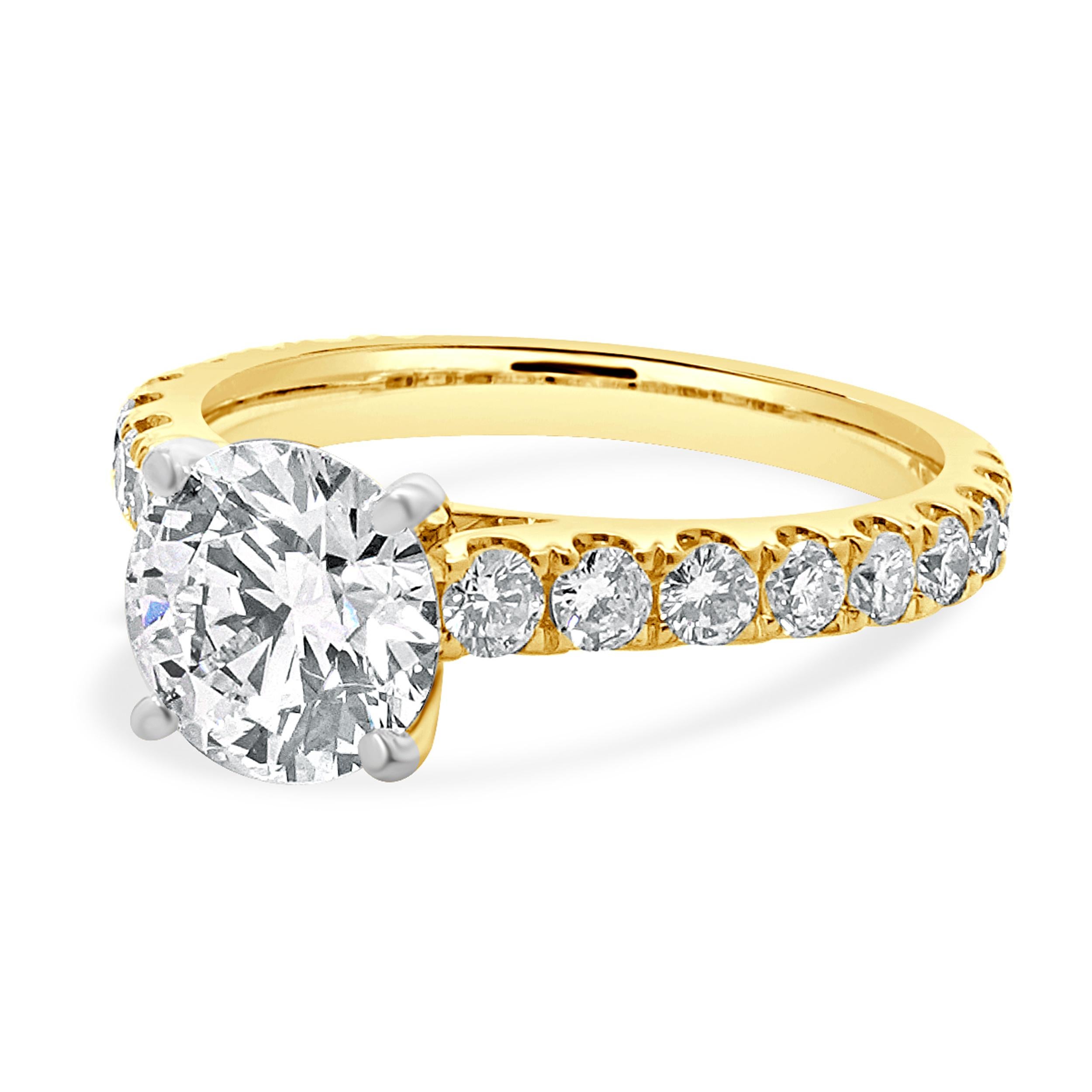 MATERIAL : Or jaune et blanc 18K
Diamant central : 1 diamant rond de taille brillant = 1,63ct
Couleur : F
Clarté : VS2
GIA : 6234375887
Diamant : taille ronde brillante = 0,80cttw
Couleur : G
Clarté : SI1
Taille de l'anneau : 6 (veuillez prévoir