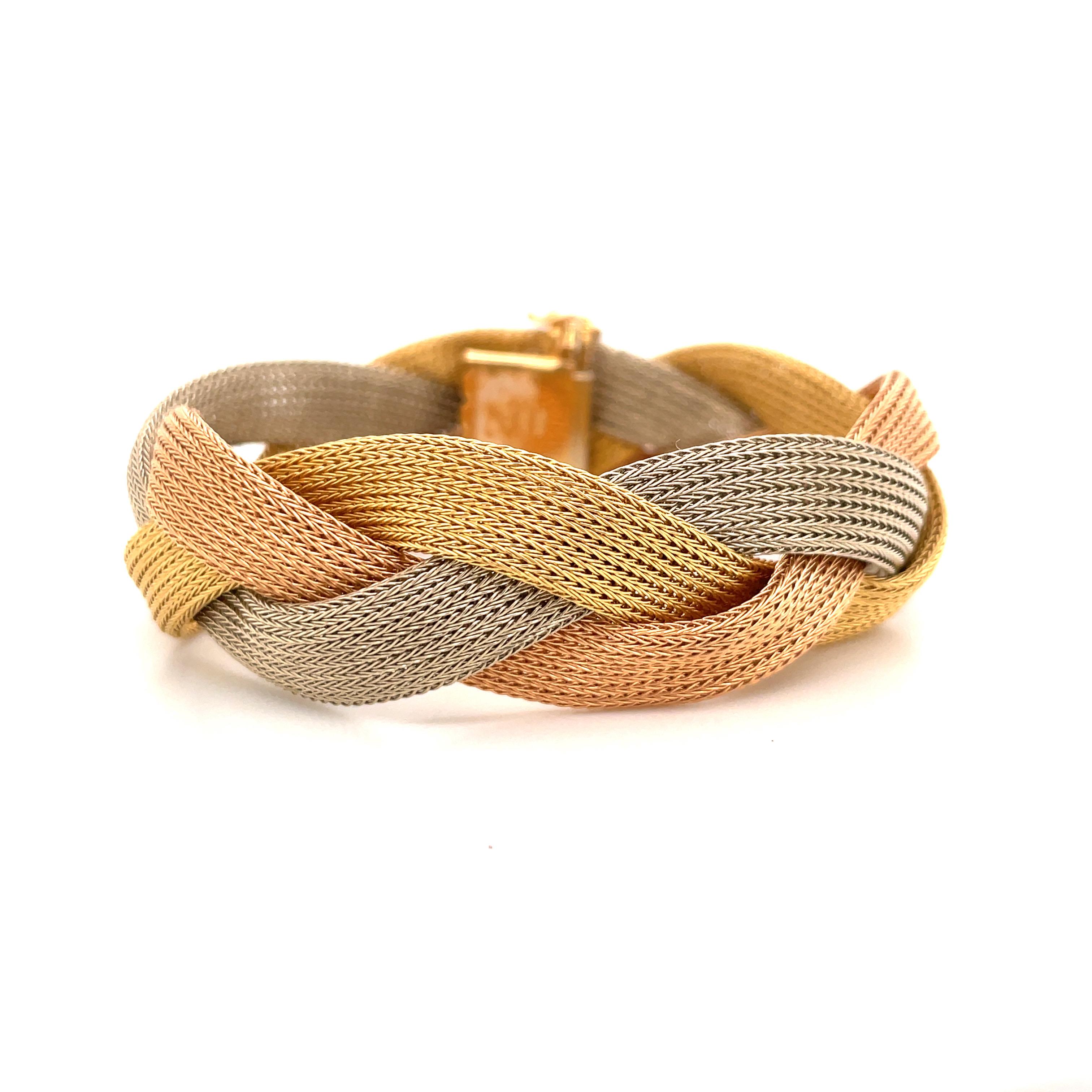 Breites geflochtenes Armband 18 Karat Gelb-, Weiß- und Roségold 45,5 Gramm im Zustand „Hervorragend“ in New York, NY