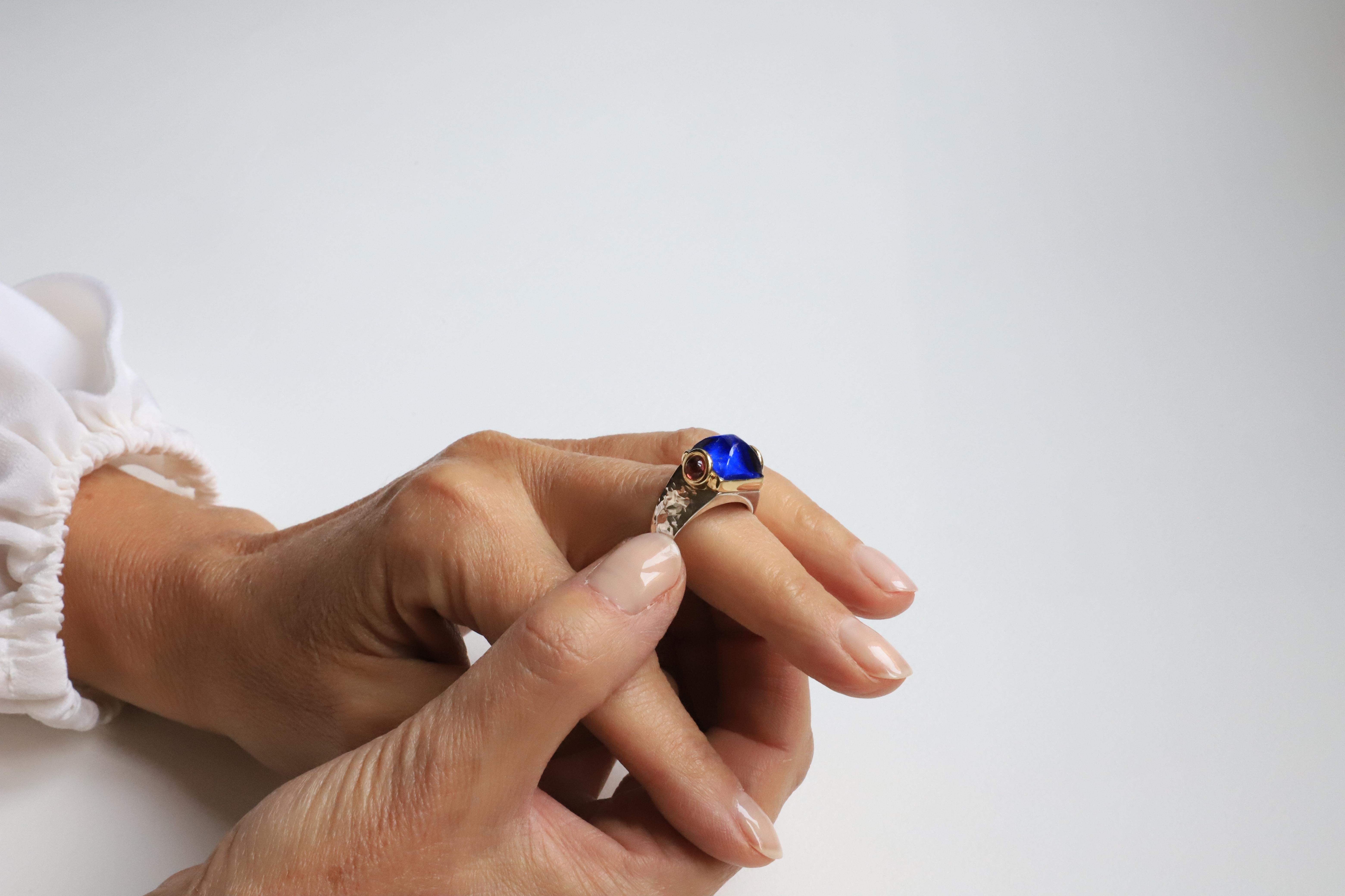 18 Karat Yellow&White Gold Rock Crystal Pink Tourmaline Lapis Lazuli Design Ring For Sale 6