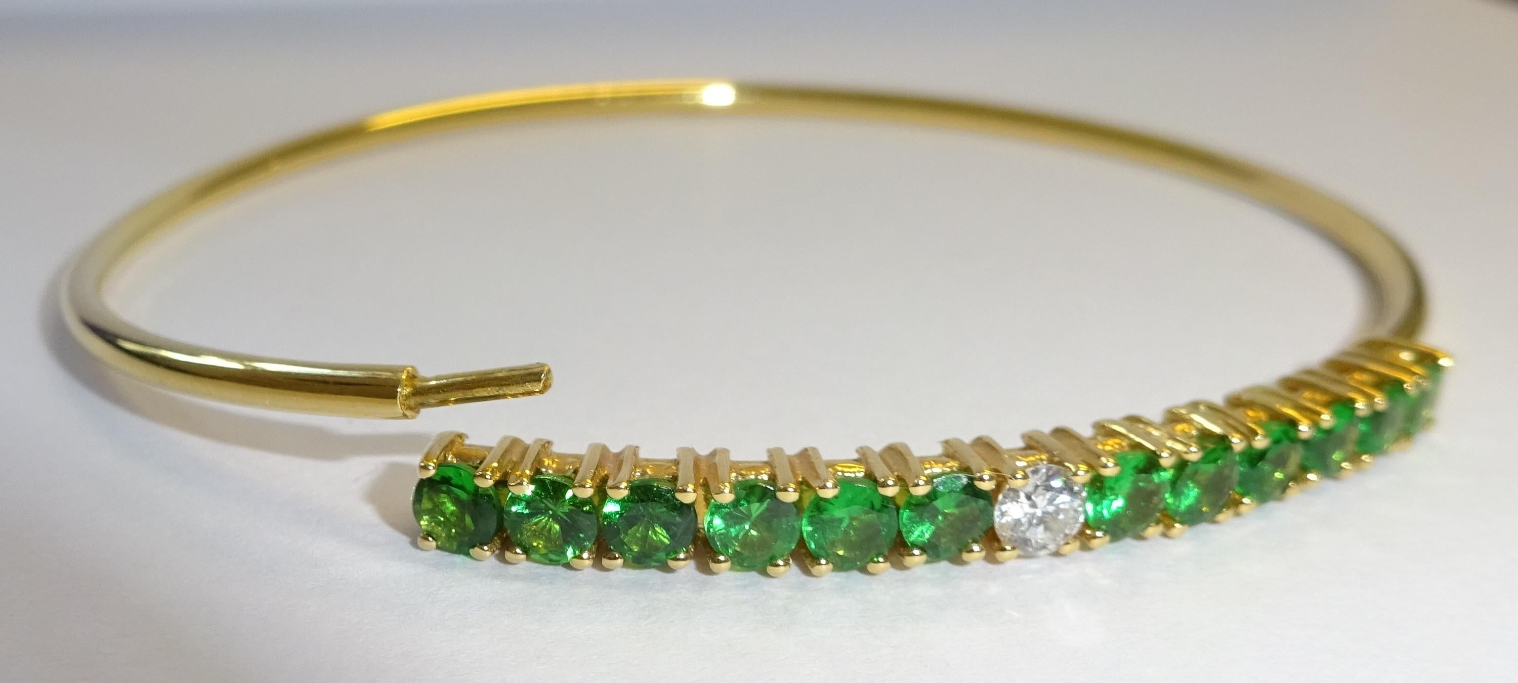 Cabochon 18 Karat Yelow Gold Diamond and Tsavorite Bracelet For Sale