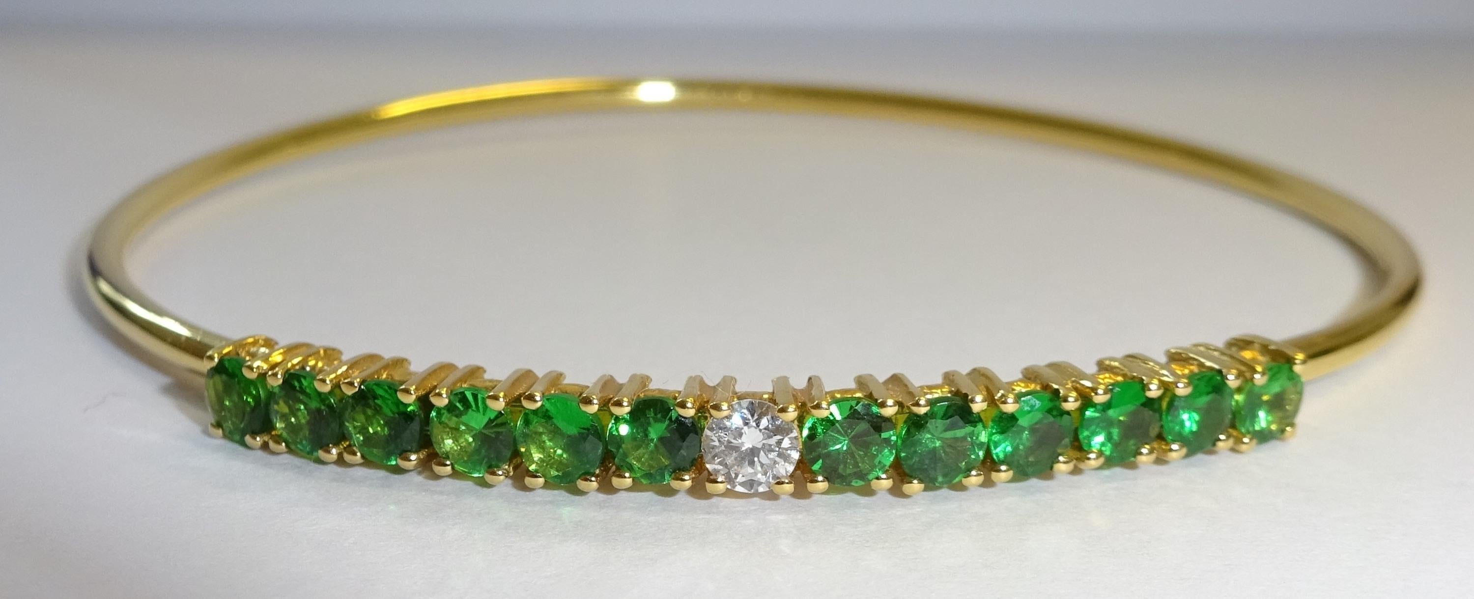 18 Karat Yelow Gold Diamond and Tsavorite Bracelet In New Condition For Sale In Duesseldorf, DE