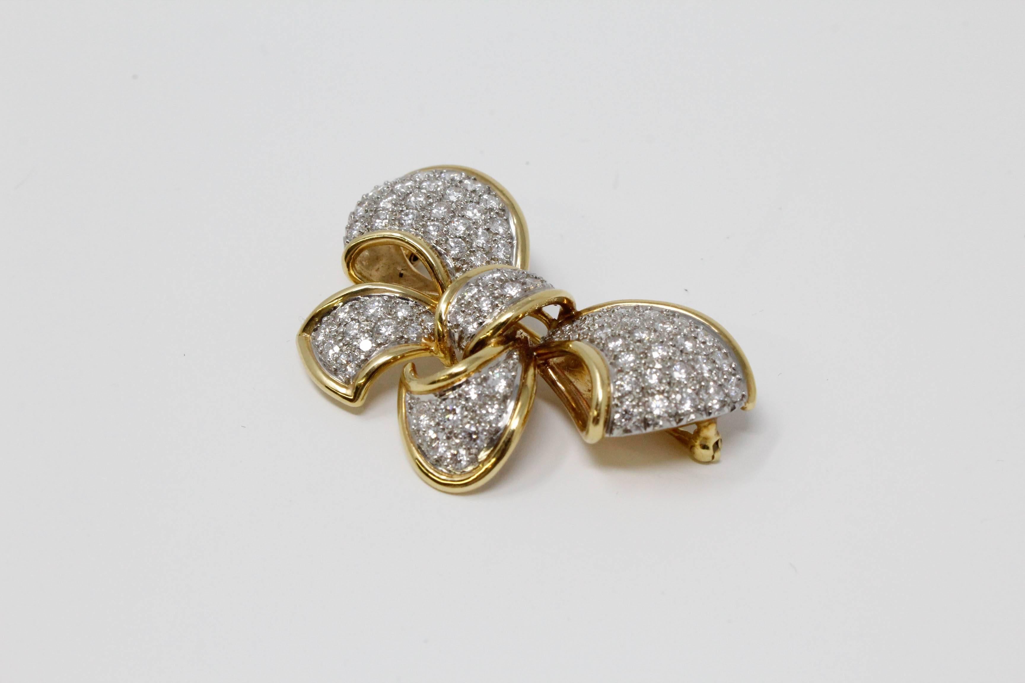 18 Karat Yellow Gold and Platinum Bow Pin with Diamonds In Excellent Condition For Sale In Santa Fe, NM