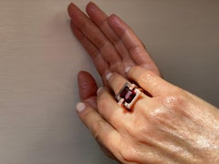 18 Karats Garnet 0.08 Karat White Diamonds Yellow Gold Cocktail Design Ring