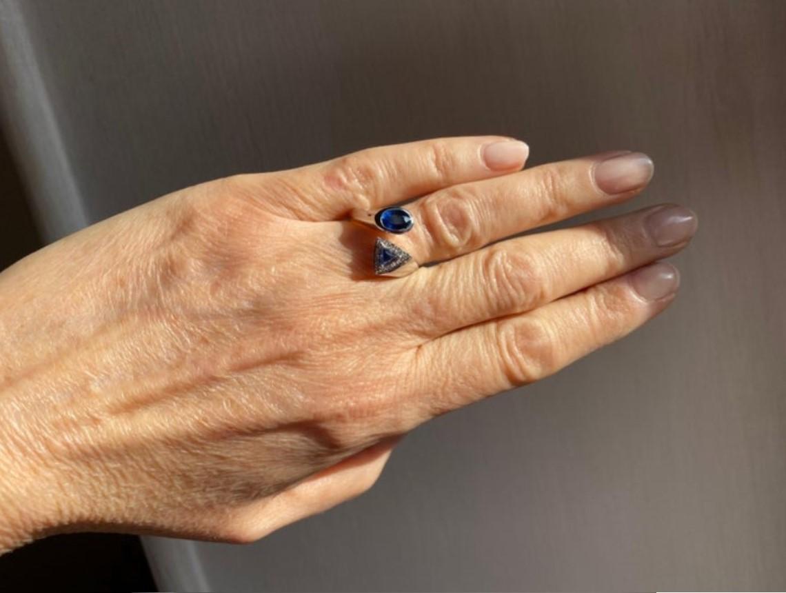 18 Karats Gold 1.20 Karats Sapphire 0.075 White Diamonds Toi et Moi Design Ring For Sale 2