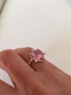 18 Karat Gold 4.8 Karat Herzform Rose Turmalin Weiß Diamanten Liebesring