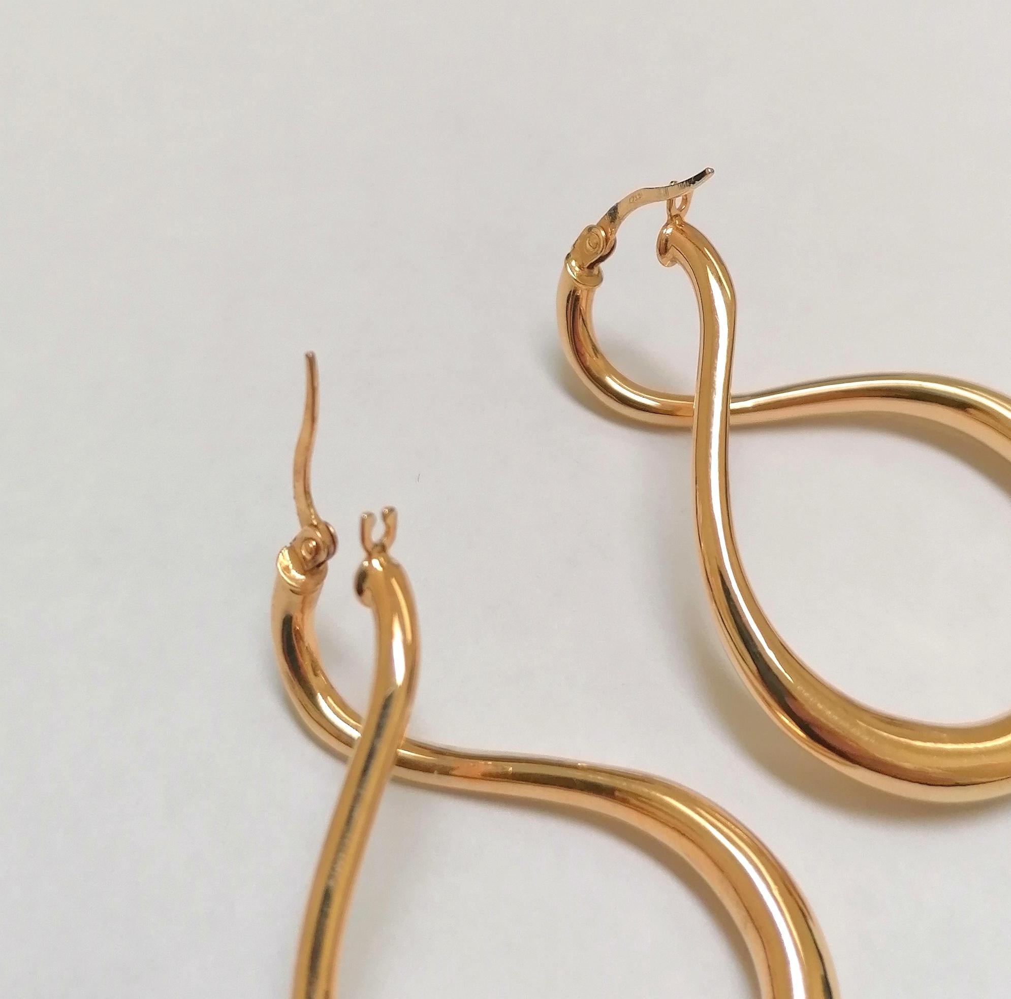 Contemporary 18 Karats Modern Yellow Gold Hoops For Sale