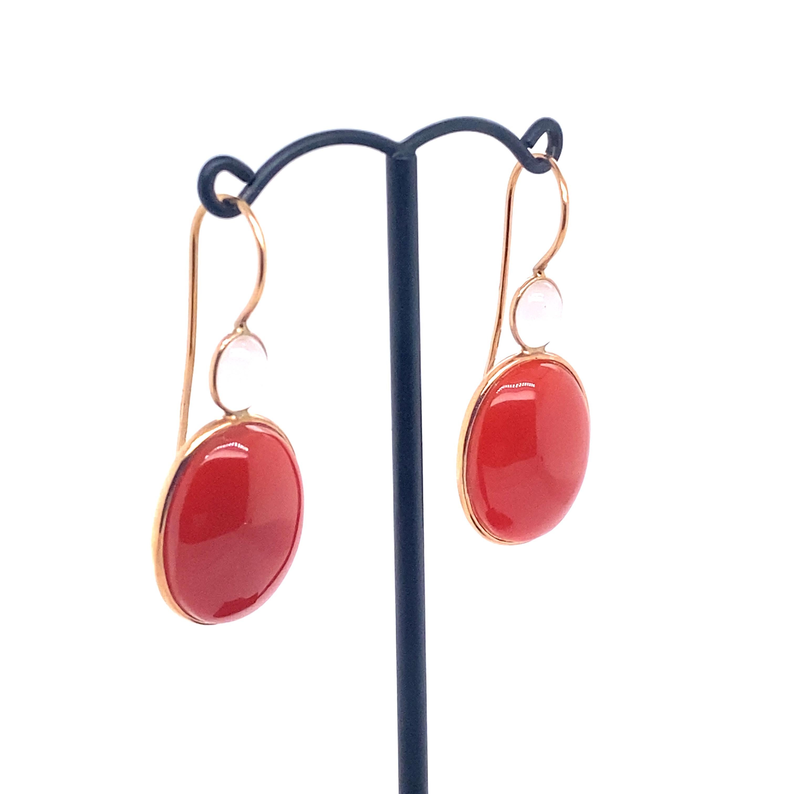 18 Karats Pink Gold Red Agatha Chandelier Earings with Grey Quartz.

French Chandelier earrings. The stones are cut in the shape of cabochon and reflect the light. The whole is very light. 
The stones are lined on the back with a thin