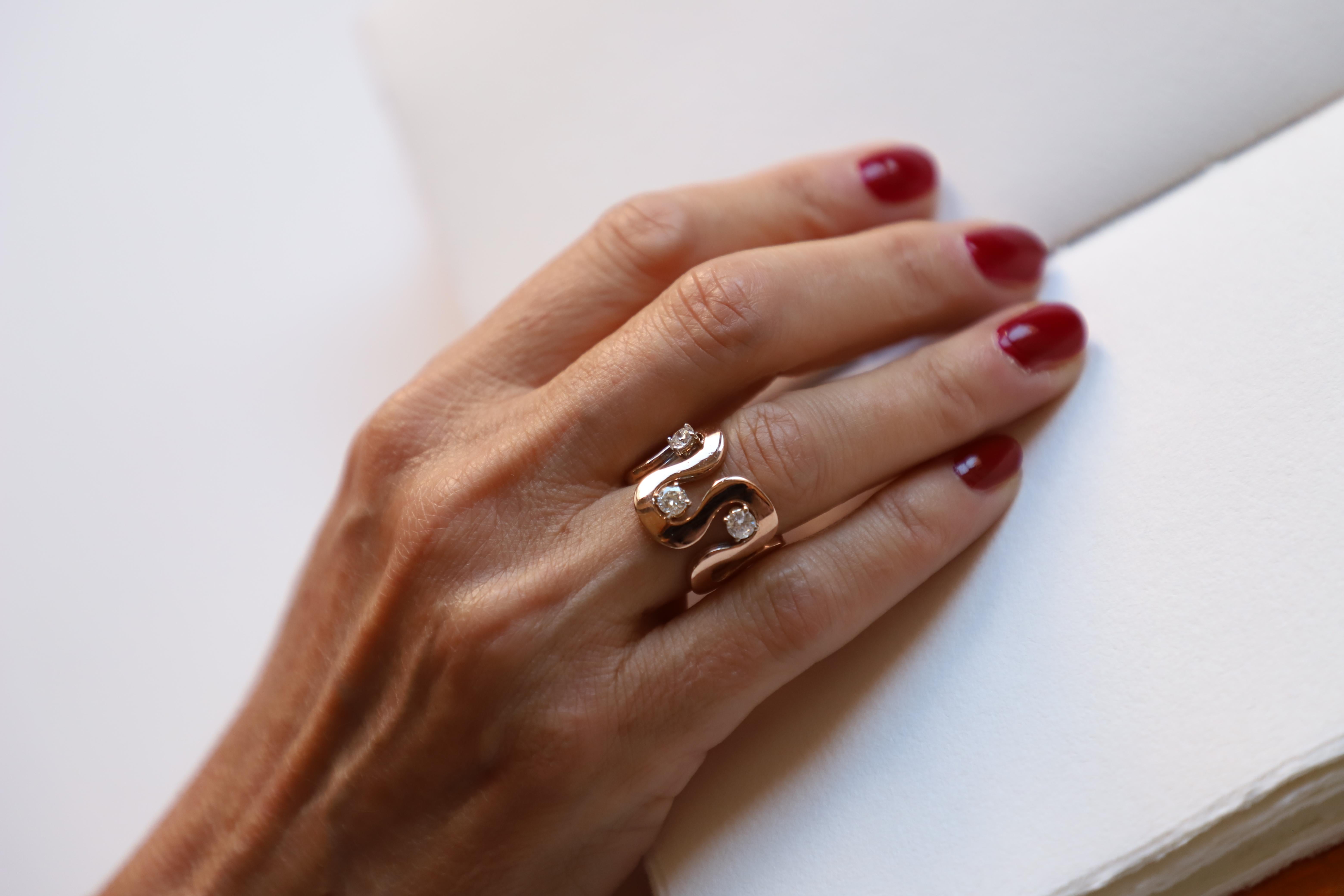 Art Deco 18 Karats Rose Gold Brilliant Cut White Diamonds Unisex Trilogy Design Ring For Sale