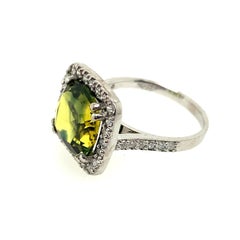 18 Karats White Gold 4.56 Carats Parti Sapphire Diamond Cluster Ring