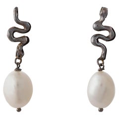 18 Karats White Gold Little Snake Black Rhodium Baroque Pendant Earrings